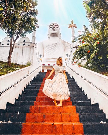 Touch the sky at Kandy’s Bahirawakanda