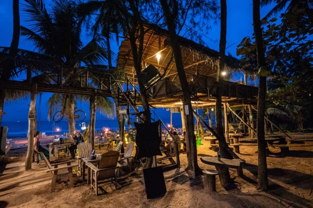 Ocean breeze, cocktail ease