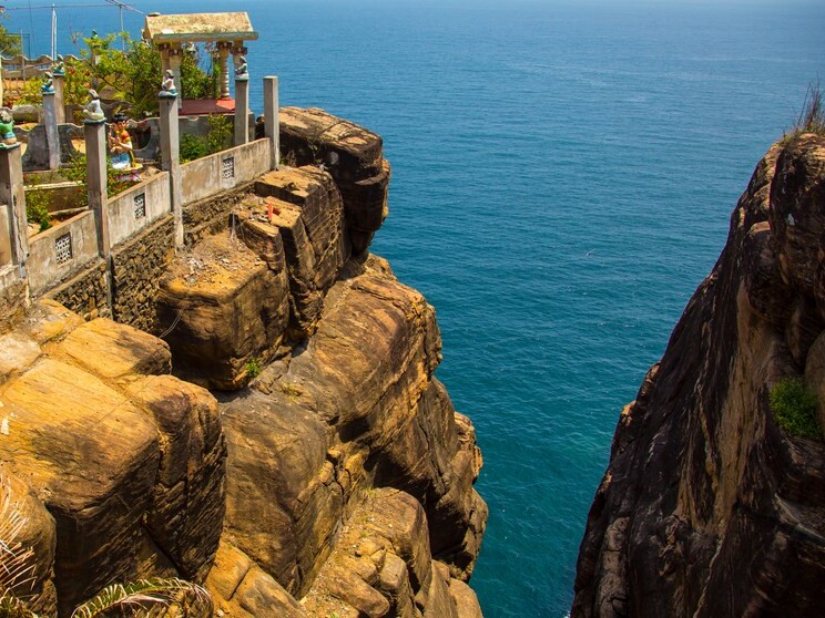 Lovers, leaps, and coastal dreams