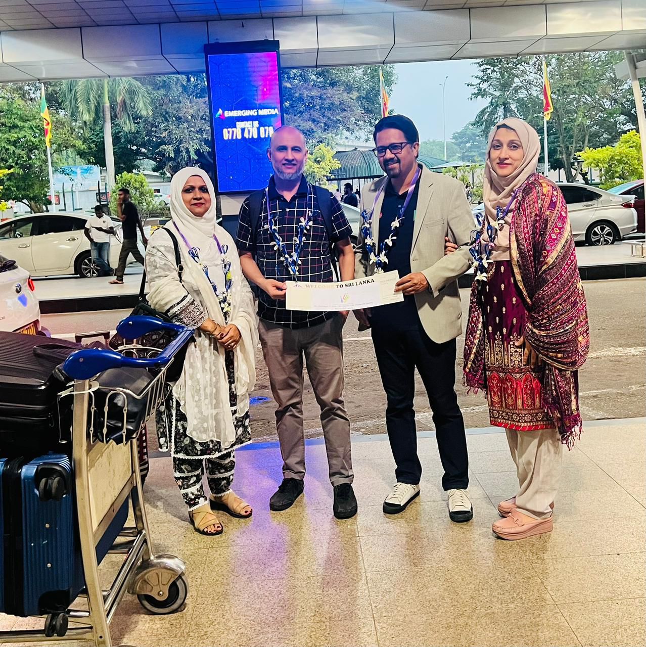 Happy international guests on a custom Sri Lanka tour with Imalanka Tours 10